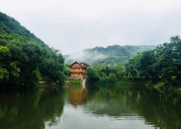 夏天適合旅游的地方國內(nèi)，國內(nèi)夏天適合旅游的地點(diǎn)推薦