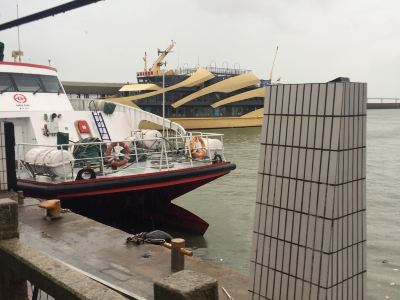 暢通無阻的物流橋梁（或 九洲港碼頭物流橋梁）